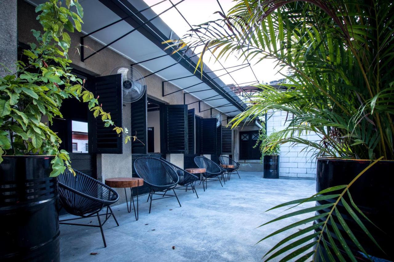The Brownstone Hostel & Space Ipoh Esterno foto