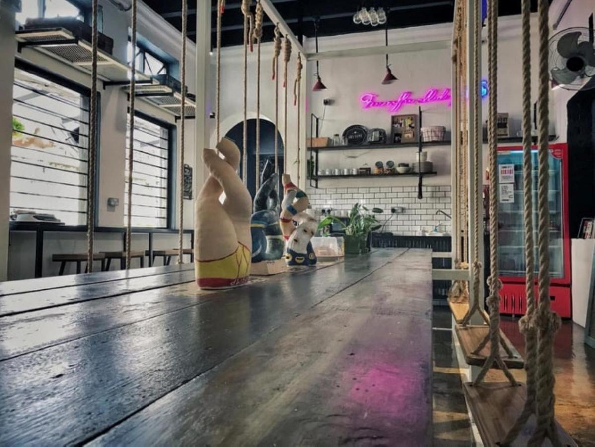 The Brownstone Hostel & Space Ipoh Esterno foto